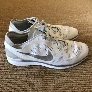 White Nike Free Runners Size 10.5